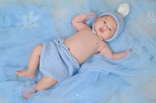 张家界三个月宝宝挠耳朵 张家界三个月宝宝挠耳朵